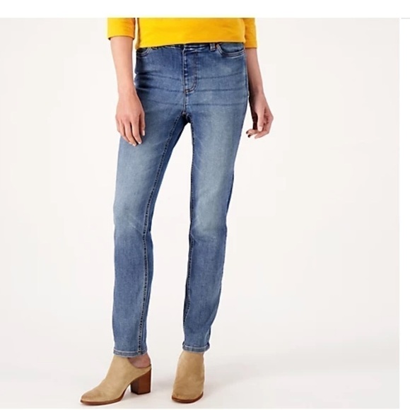 DENIM & Co. Canyon Retreat Petite Easy Stretch Denim Jean Size 10 Petite - Picture 1 of 3